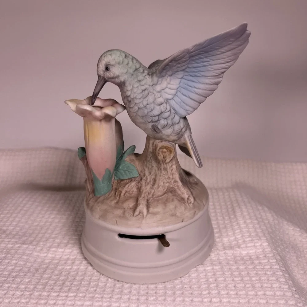 VTG Crowning Touch Hummingbird Music Box Porcelain Green Pink Excellent Japan